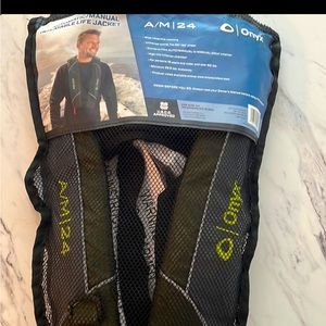 O/Onyx inflatable life jacket men's